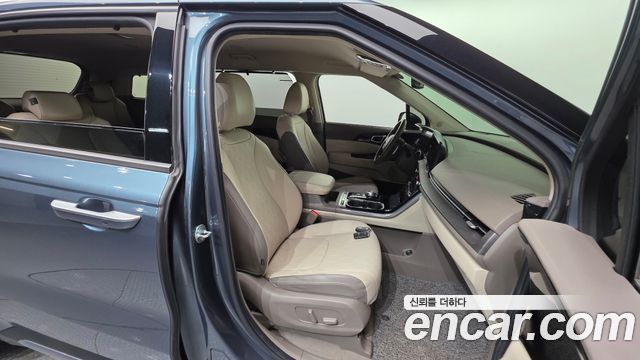 Kia Canival 2021 — photo 16