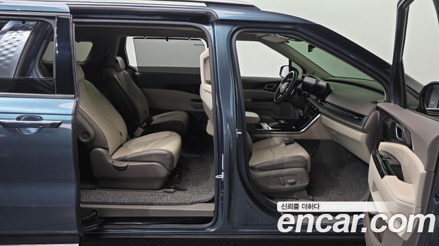 Kia Canival 2021 — photo 27
