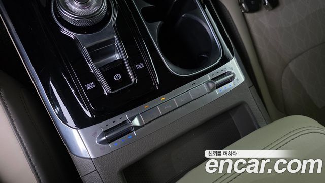 Kia Canival 2021 — photo 31
