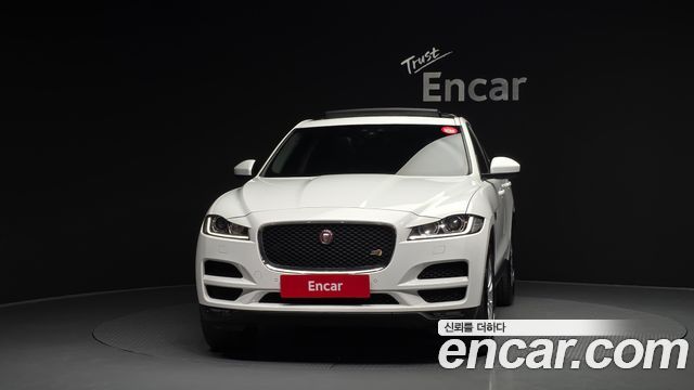 Jaguar F-PACE 2018 — photo 3