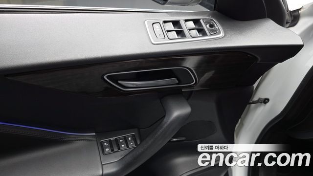 Jaguar F-PACE 2018 — photo 28