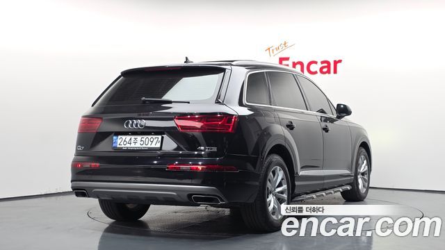 Audi Q7 2019 — photo 2