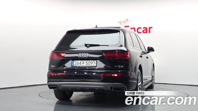 Audi Q7 2019 — photo 4