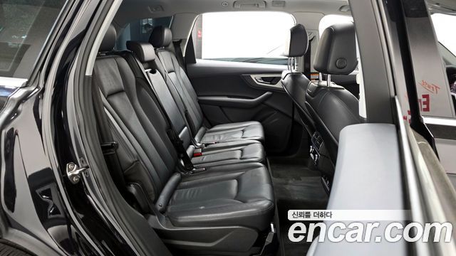 Audi Q7 2019 — photo 11