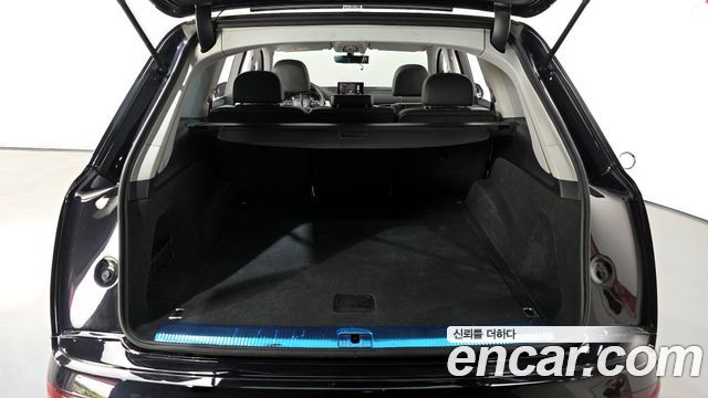 Audi Q7 2019 — photo 17