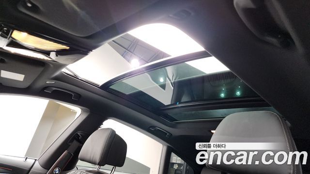 BMW Gran Turismo 2023 — photo 22