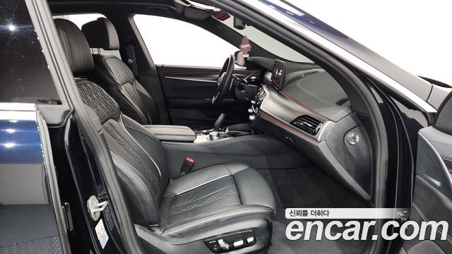 BMW Gran Turismo 2023 — photo 16