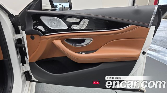 Mercedes-Benz AMG GT 2021 — photo 14