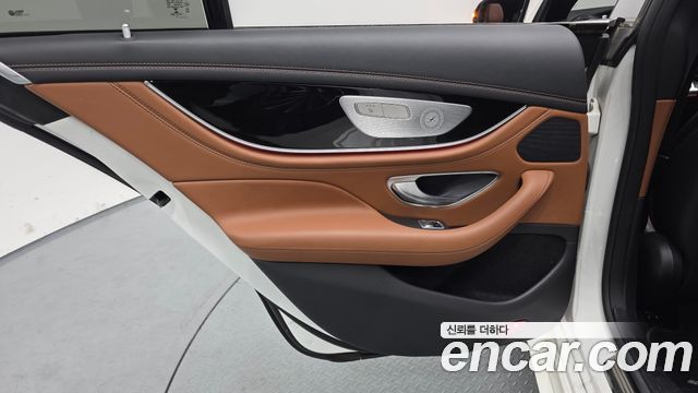 Mercedes-Benz AMG GT 2021 — photo 15