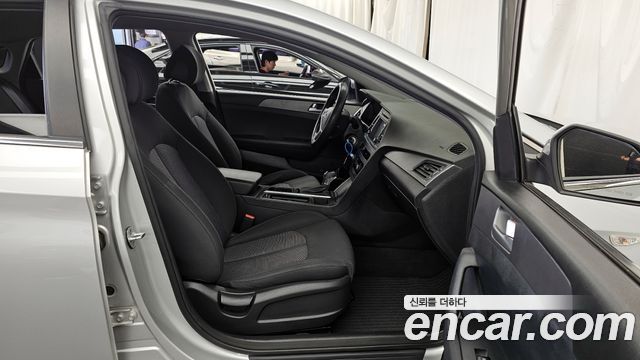 Hyundai Sonata 2015 — photo 17