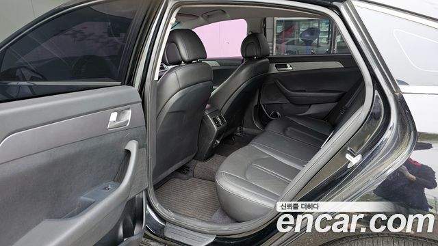Hyundai Sonata 2016 — photo 11
