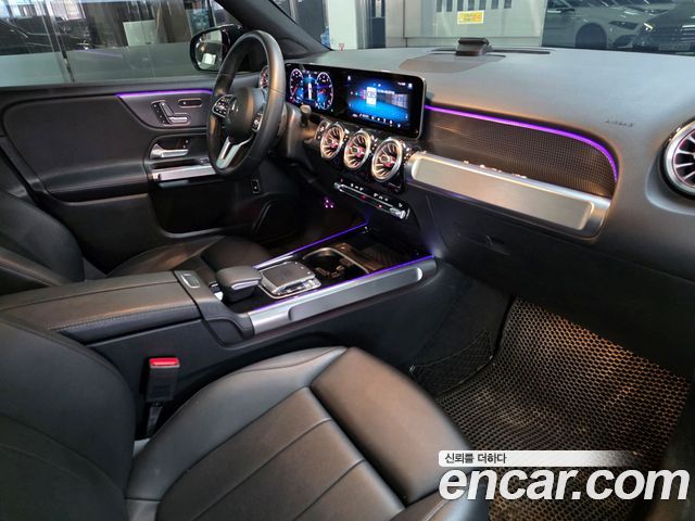 Mercedes-Benz GLB-Class 2020 — photo 9