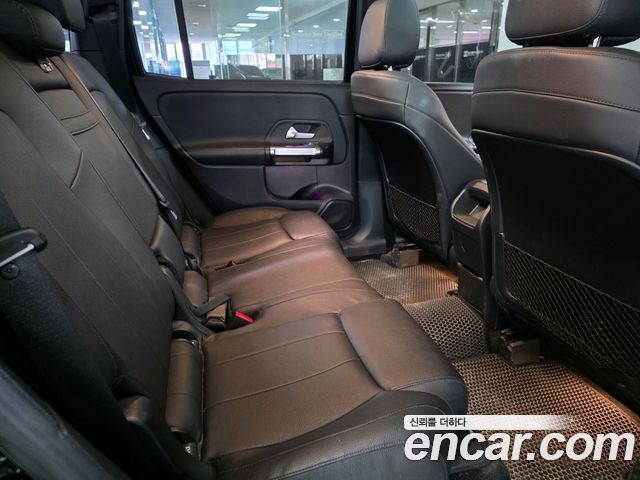 Mercedes-Benz GLB-Class 2020 — photo 10