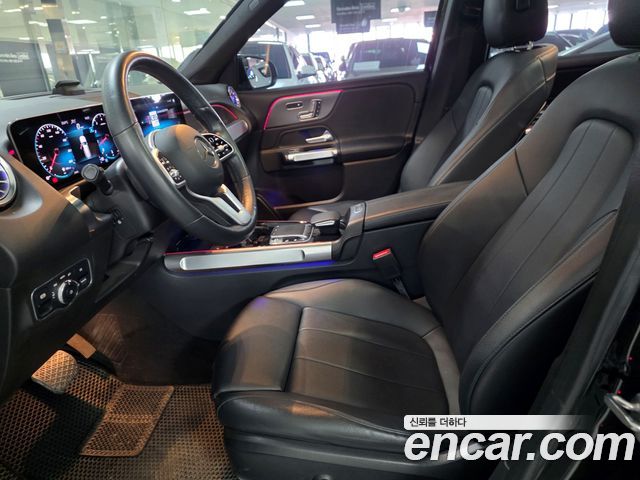 Mercedes-Benz GLB-Class 2020 — photo 14
