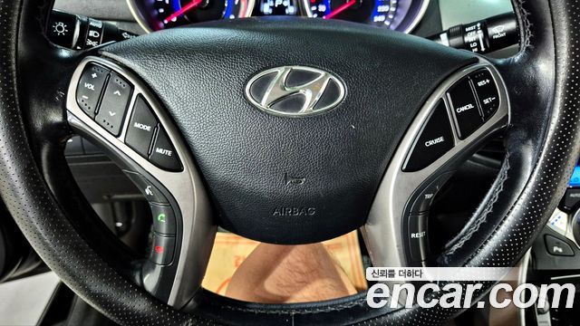 Hyundai AVANTE 2013 — photo 8