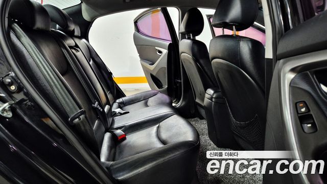 Hyundai AVANTE 2013 — photo 14