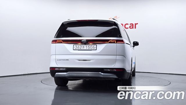 Kia Canival 2021 — photo 4