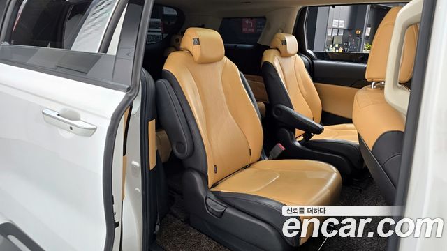 Kia Canival 2021 — photo 11