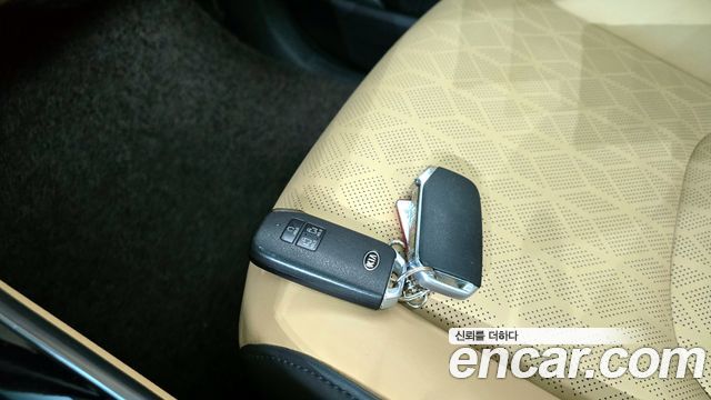 Kia Canival 2021 — photo 15