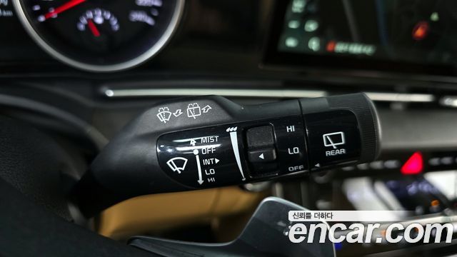 Kia Canival 2021 — photo 16