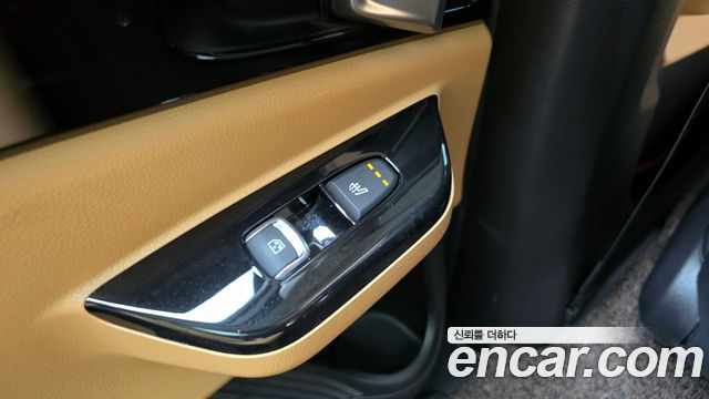 Kia Canival 2021 — photo 19