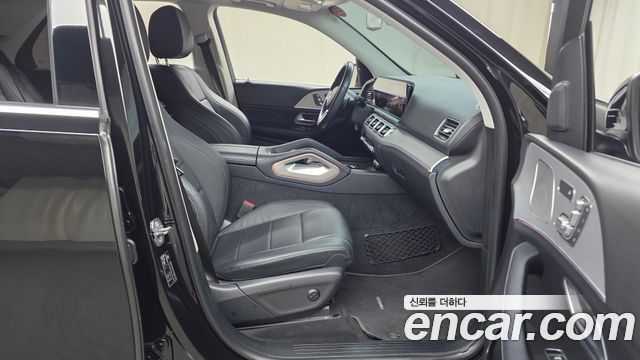 Mercedes-Benz GLE-Class 2020 — photo 17