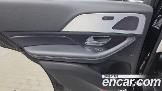 Mercedes-Benz GLE-Class 2020 — photo 15