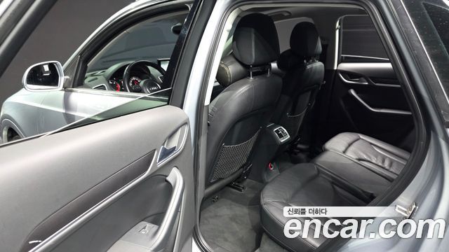 Audi Q3 2015 — photo 12