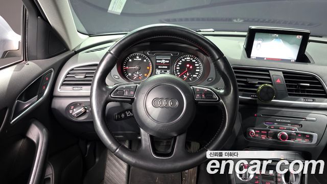 Audi Q3 2015 — photo 13