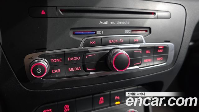 Audi Q3 2015 — photo 17