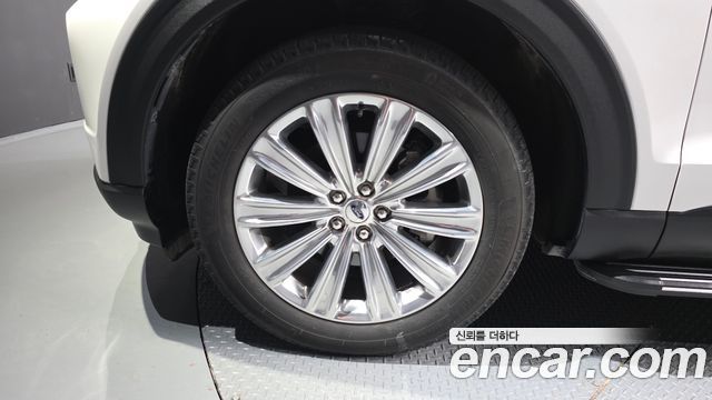 Ford Explorer 2021 — photo 5
