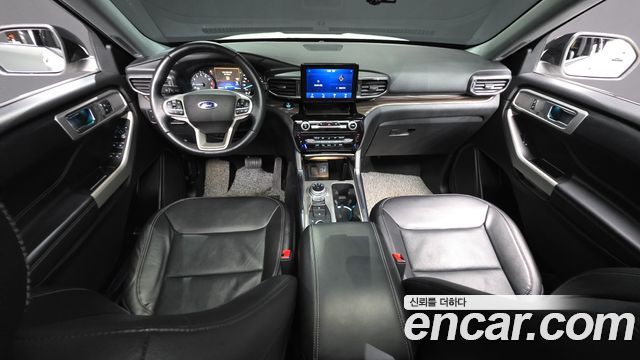 Ford Explorer 2021 — photo 10