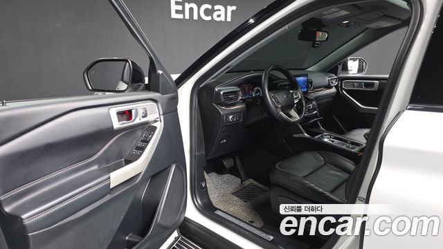 Ford Explorer 2021 — photo 13