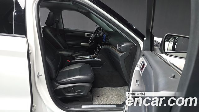 Ford Explorer 2021 — photo 17