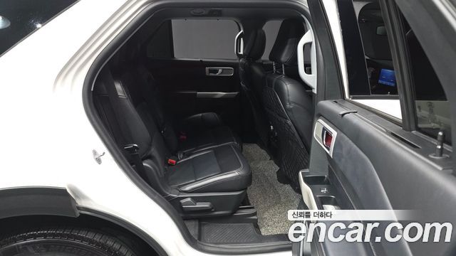 Ford Explorer 2021 — photo 18