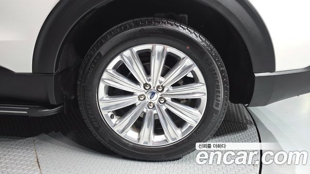 Ford Explorer 2021 — photo 7
