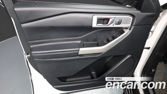 Ford Explorer 2021 — photo 14