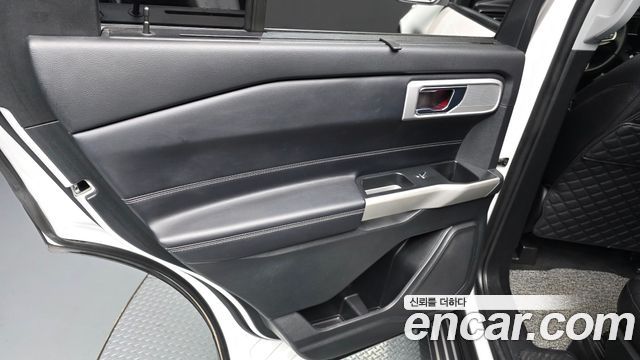 Ford Explorer 2021 — photo 15