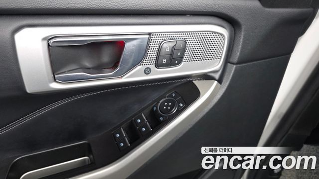 Ford Explorer 2021 — photo 29