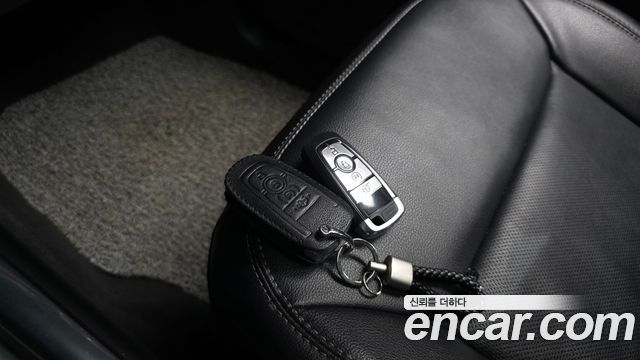 Ford Explorer 2021 — photo 30