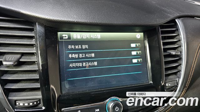 Chevrolet Korea Trax 2018 — photo 32