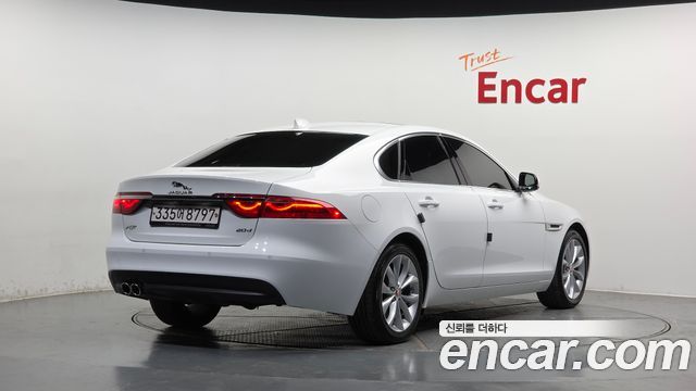 Jaguar XF 2019 — photo 2
