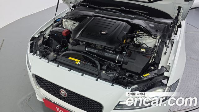 Jaguar XF 2019 — photo 6
