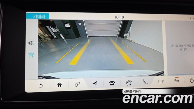 Jaguar XF 2019 — photo 21