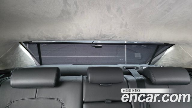 Jaguar XF 2019 — photo 24