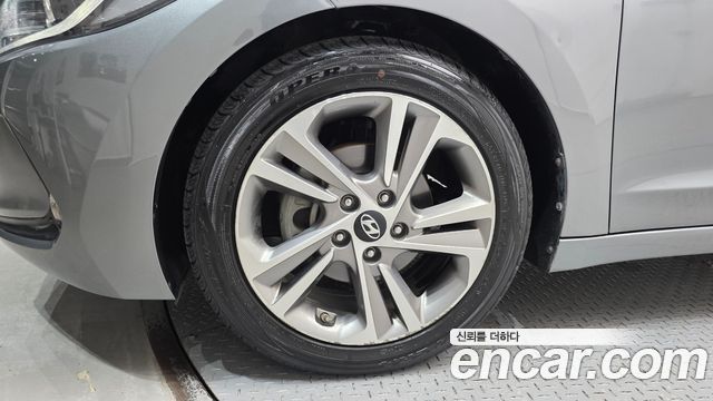 Hyundai AVANTE 2017 — photo 5
