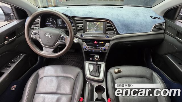 Hyundai AVANTE 2017 — photo 10