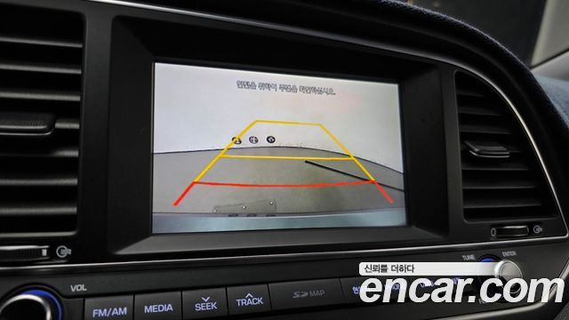 Hyundai AVANTE 2017 — photo 21