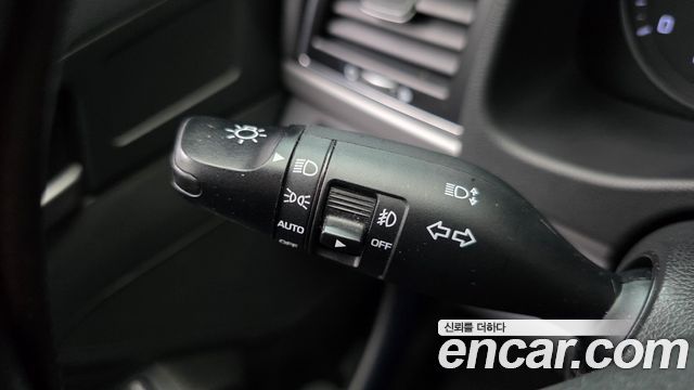 Hyundai AVANTE 2017 — photo 23