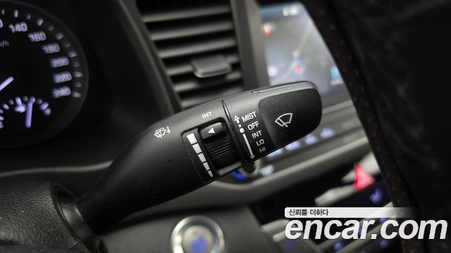 Hyundai AVANTE 2017 — photo 25